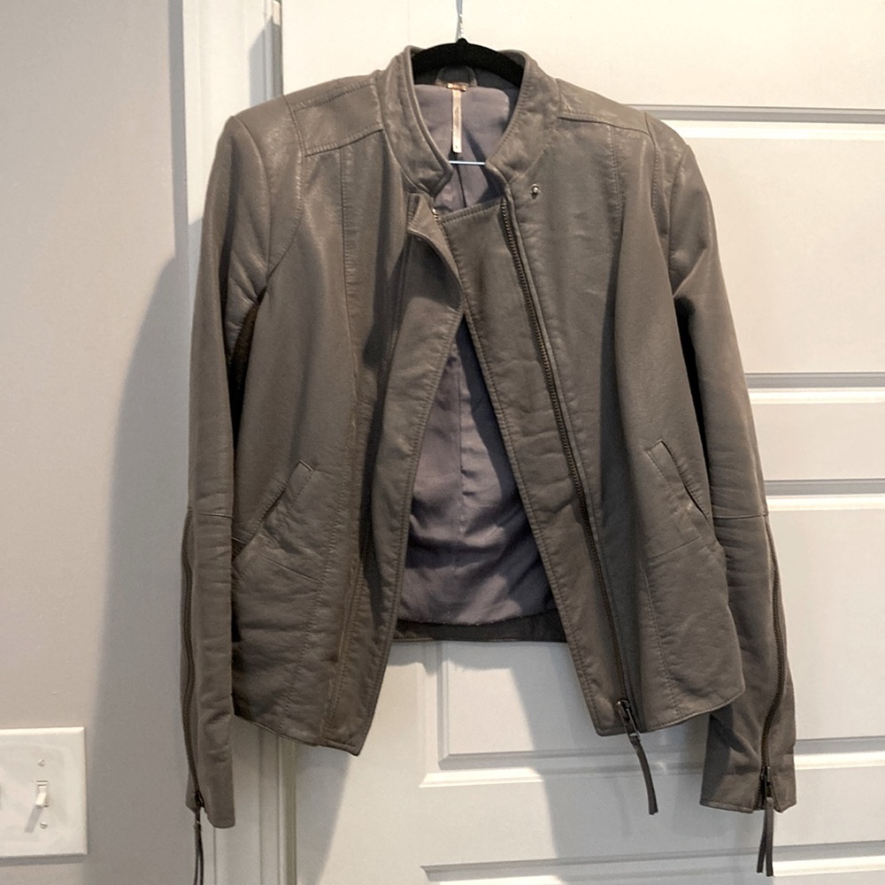 Free people women’s moto faux leather jacket size 8